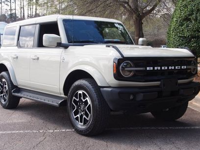 Certified 2025 Ford Bronco Outer Banks