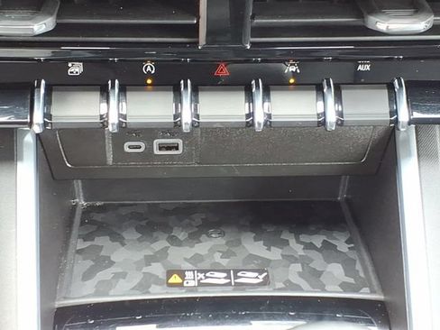 Used 2023 Chevrolet Colorado LT w/ LT Convenience Package III AWD/4WD image 19