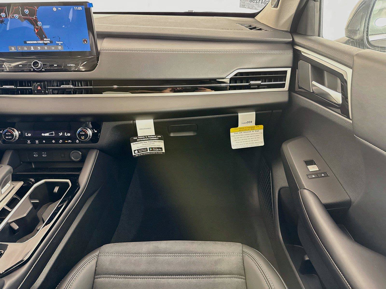 New 2026 Mitsubishi Outlander SE FWD image 32
