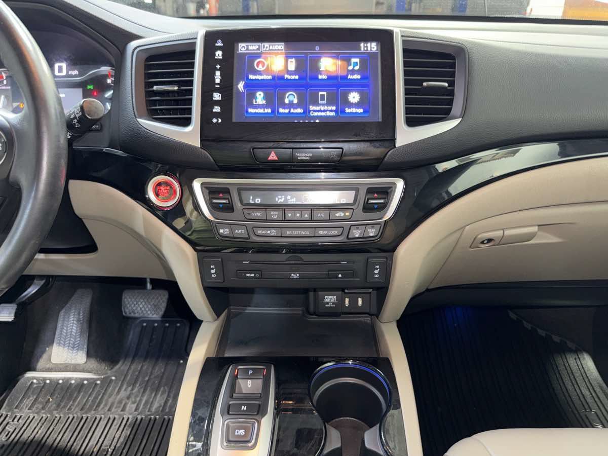 Used 2017 Honda Pilot Touring image 20