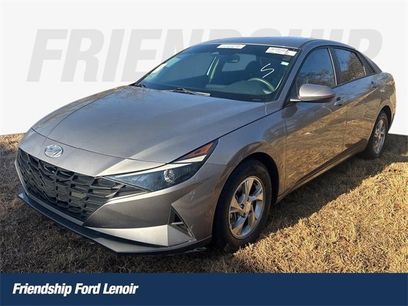 Used 2023 Hyundai Elantra SE