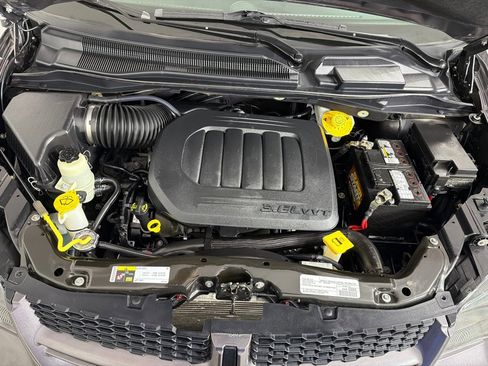 Used 2019 Dodge Grand Caravan GT image 28