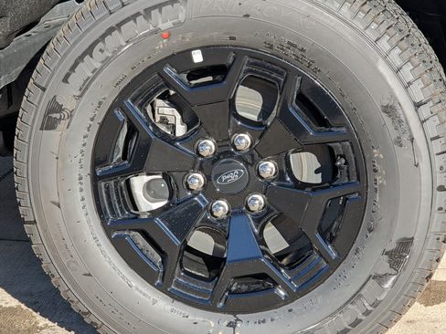 New 2025 Ford F150 Lightning XLT image 9