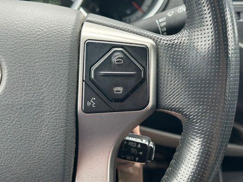 Used 2015 Toyota Tacoma PreRunner w/ Convenience Package RWD image 31