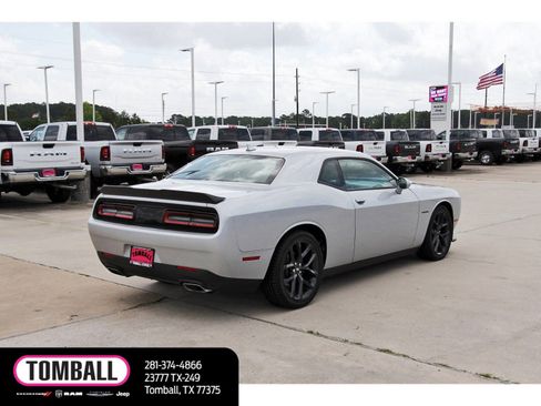 Used 2022 Dodge Challenger R/T w/ Plus Package image 7