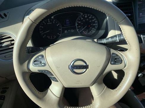 Used 2015 Nissan Pathfinder SL w/ SL Tech Package image 19