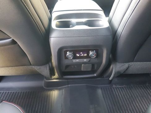 New 2026 Chevrolet Traverse Z71 w/ Enhanced Driving Package image 13