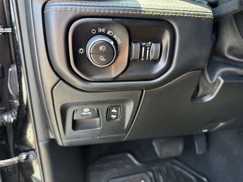 Used 2019 RAM 1500 Limited AWD/4WD image 19