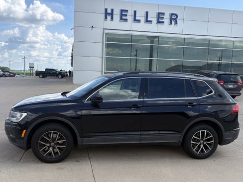 Used 2019 Volkswagen Tiguan SE AWD/4WD image 3