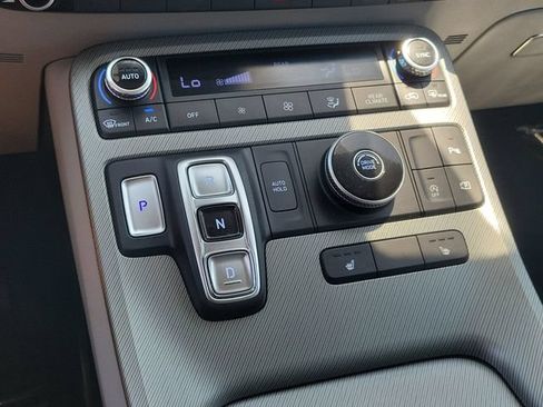 Used 2024 Hyundai Palisade SEL FWD image 15
