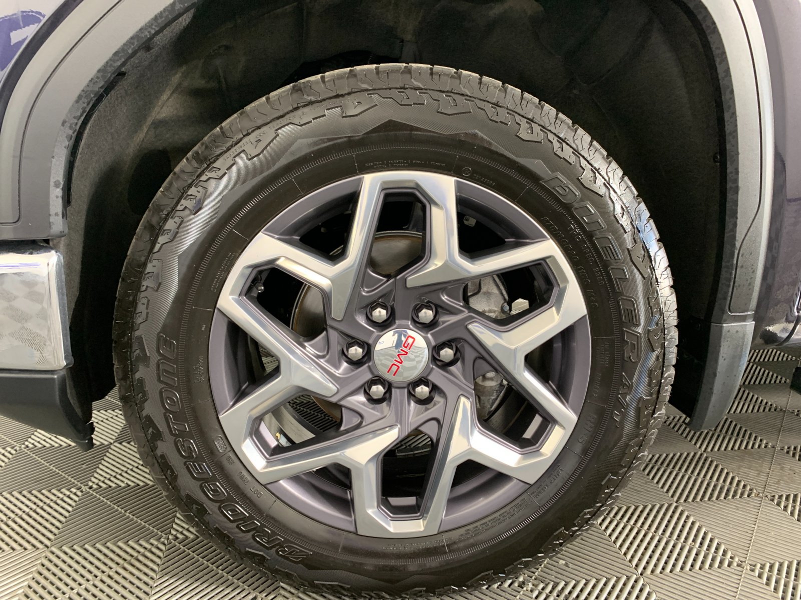 Used 2022 GMC Sierra 1500 SLT AWD/4WD image 9