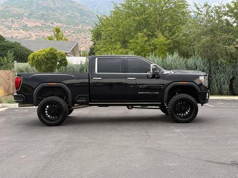 Used 2022 GMC Sierra 3500 Denali w/ Denali Black Diamond Edition AWD/4WD image 8