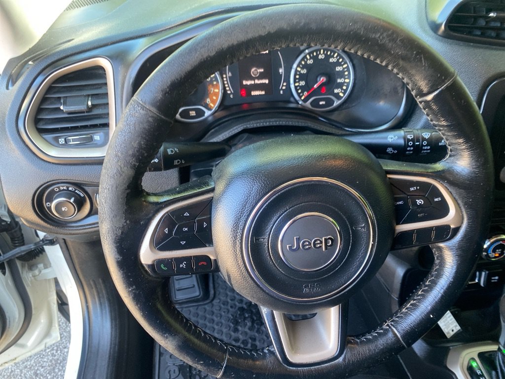 Used 2016 Jeep Renegade Latitude w/ Cold Weather Group FWD image 11