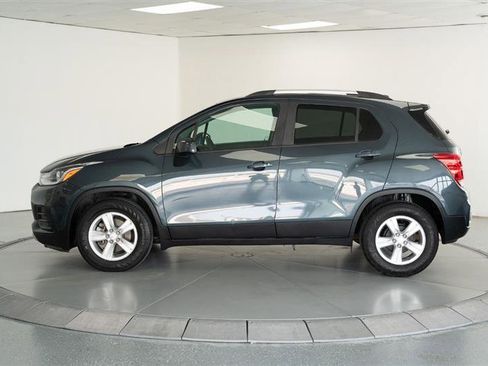 Used 2021 Chevrolet Trax LT w/ Driver Confidence Package image 4