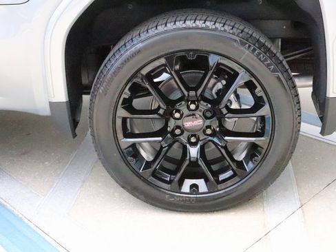 New 2025 GMC Sierra 1500 Denali w/ Denali Reserve Package image 8