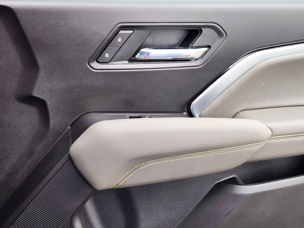 New 2026 Chevrolet Colorado ZR2 w/ Technology Package AWD/4WD image 14