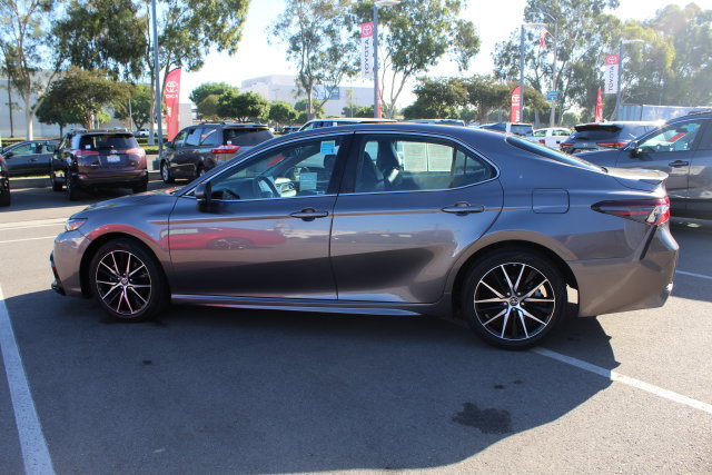 Certified 2023 Toyota Camry SE FWD image 7