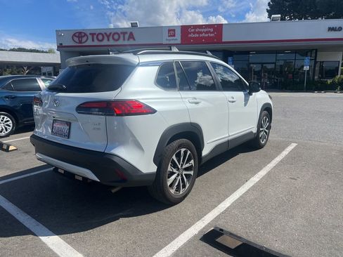 Used 2025 Toyota Corolla Cross XLE w/ Convenience Package image 1