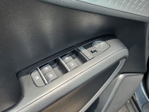 Certified 2025 Kia Soul LX FWD image 19