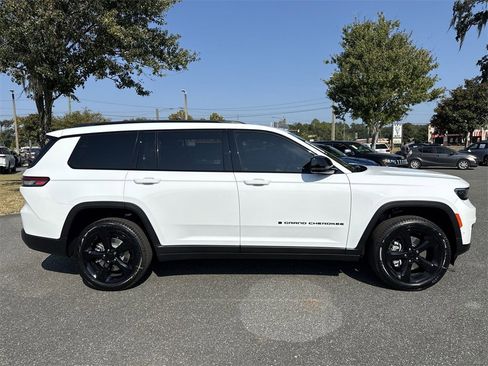 New 2025 Jeep Grand Cherokee L Limited w/ Luxury Tech Group II image 2