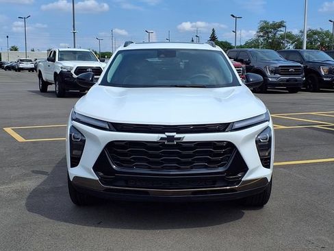 Used 2024 Chevrolet Trax ACTIV w/ Sunroof Package FWD image 24