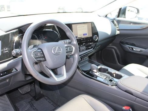Certified 2025 Lexus NX 250 FWD w/ Accessory Package (Z1) image 12