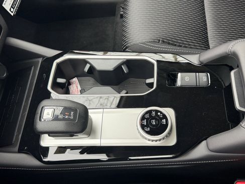 New 2026 Mitsubishi Outlander ES image 30