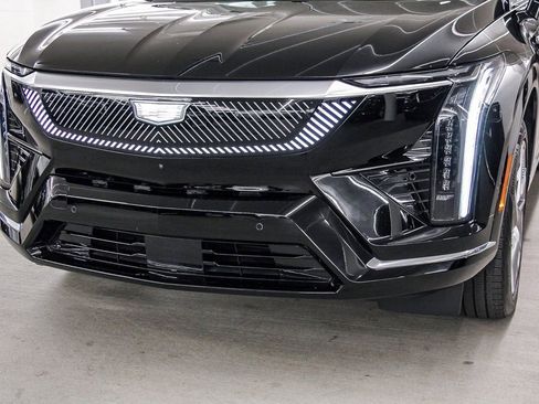 Certified 2025 Cadillac Optiq Luxury 1 image 10