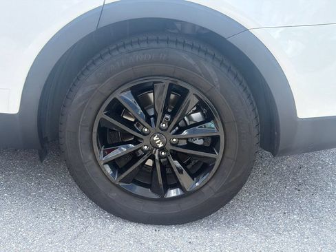 Used 2019 Kia Sorento FWD image 10