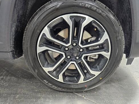 Used 2024 Jeep Compass Limited image 8