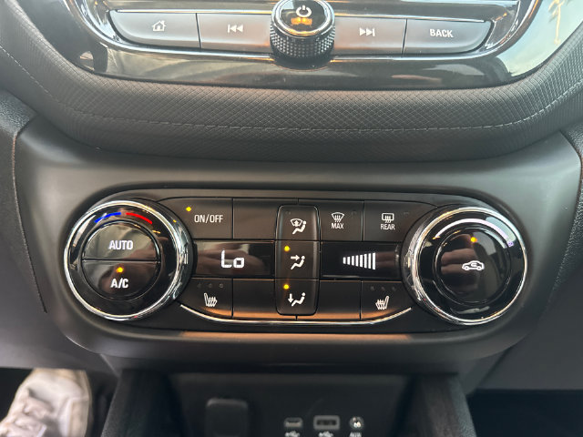 Used 2021 Chevrolet TrailBlazer LT w/ Convenience Package FWD image 22