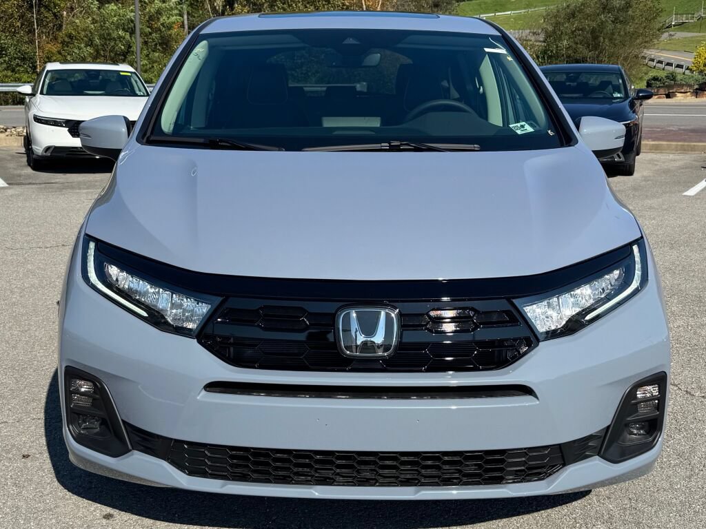 New 2027 Honda Odyssey Touring image 2
