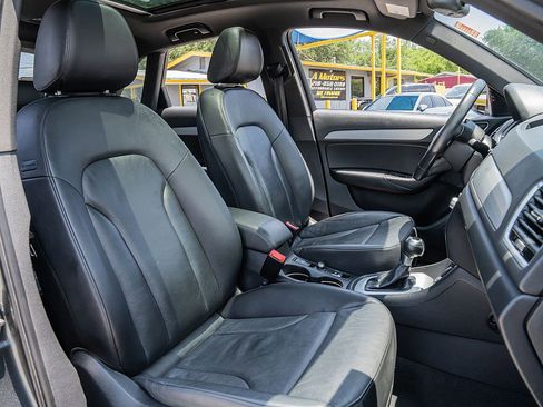 Used 2018 Audi Q3 2.0T Premium Plus w/ Premium Plus Package FWD image 21