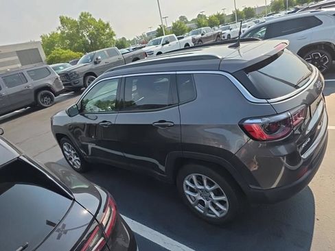 Used 2023 Jeep Compass Latitude AWD/4WD image 7