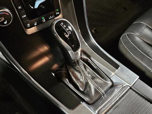 Used 2015 Volvo XC60 T6 R-Design Premier Plus image 12