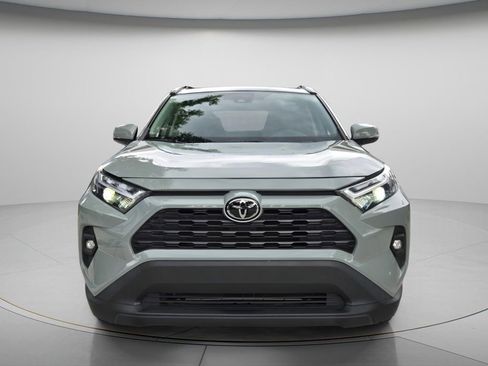 Used 2022 Toyota RAV4 XLE Premium AWD/4WD image 5