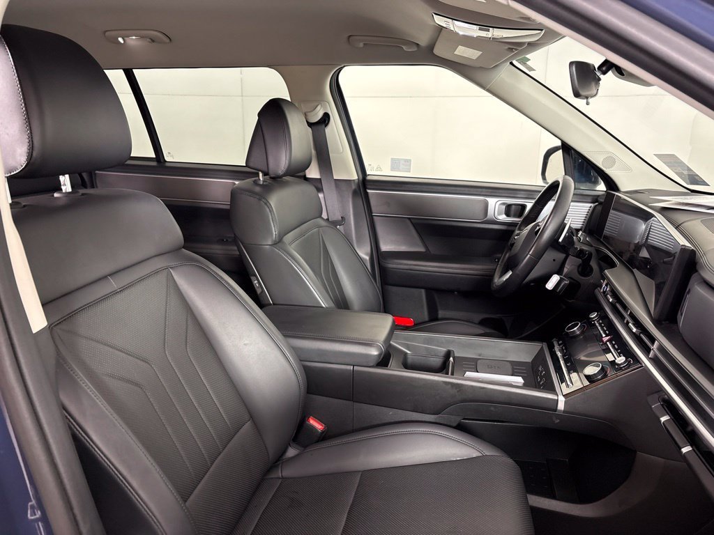 Used 2025 Hyundai Santa Fe SEL FWD image 19
