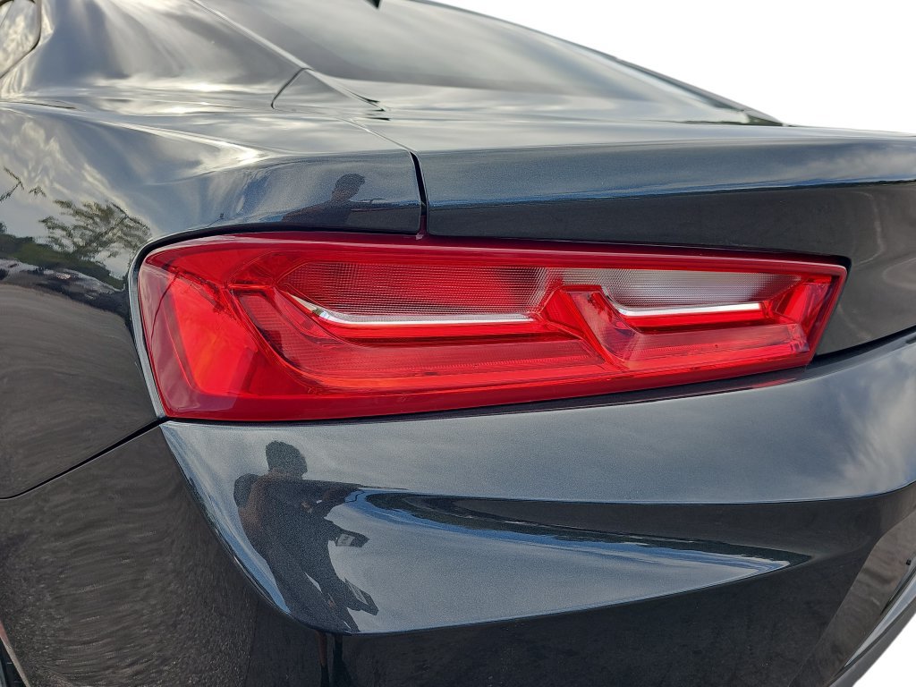 Used 2017 Chevrolet Camaro LT RWD image 33