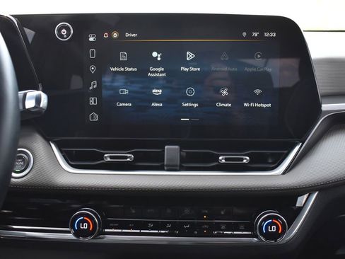 Certified 2025 Chevrolet Equinox LT w/ Convenience Package II image 18