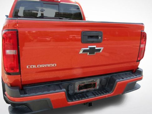 Used 2016 Chevrolet Colorado Z71 AWD/4WD image 3
