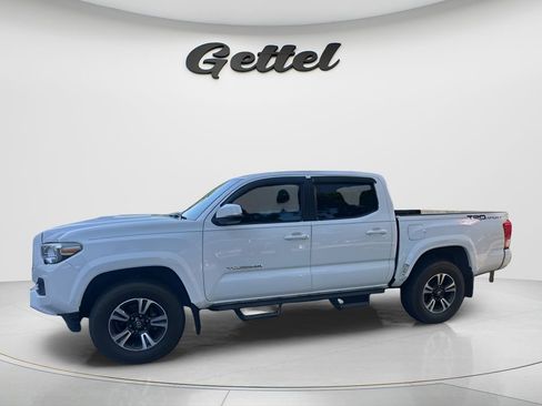 Used 2016 Toyota Tacoma TRD Sport w/ Premium & Technology Package RWD image 6