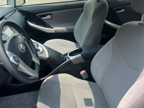 Used 2014 Toyota Prius Two FWD image 13