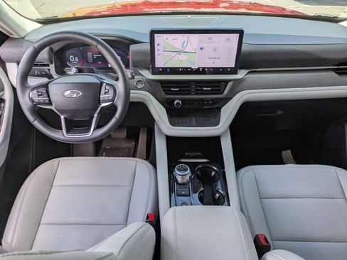 Used 2025 Ford Explorer Platinum w/ Ultimate Package RWD image 17