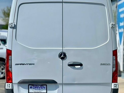 Used 2022 Mercedes-Benz Sprinter 2500 image 4