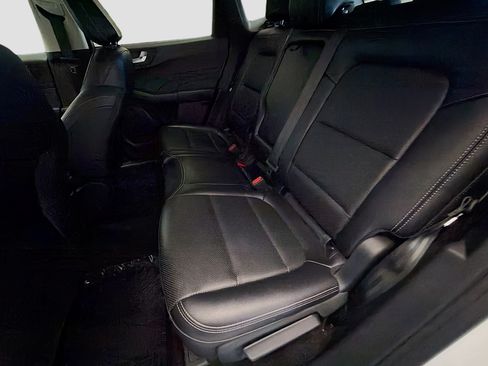 Used 2022 Ford Escape Titanium FWD image 13