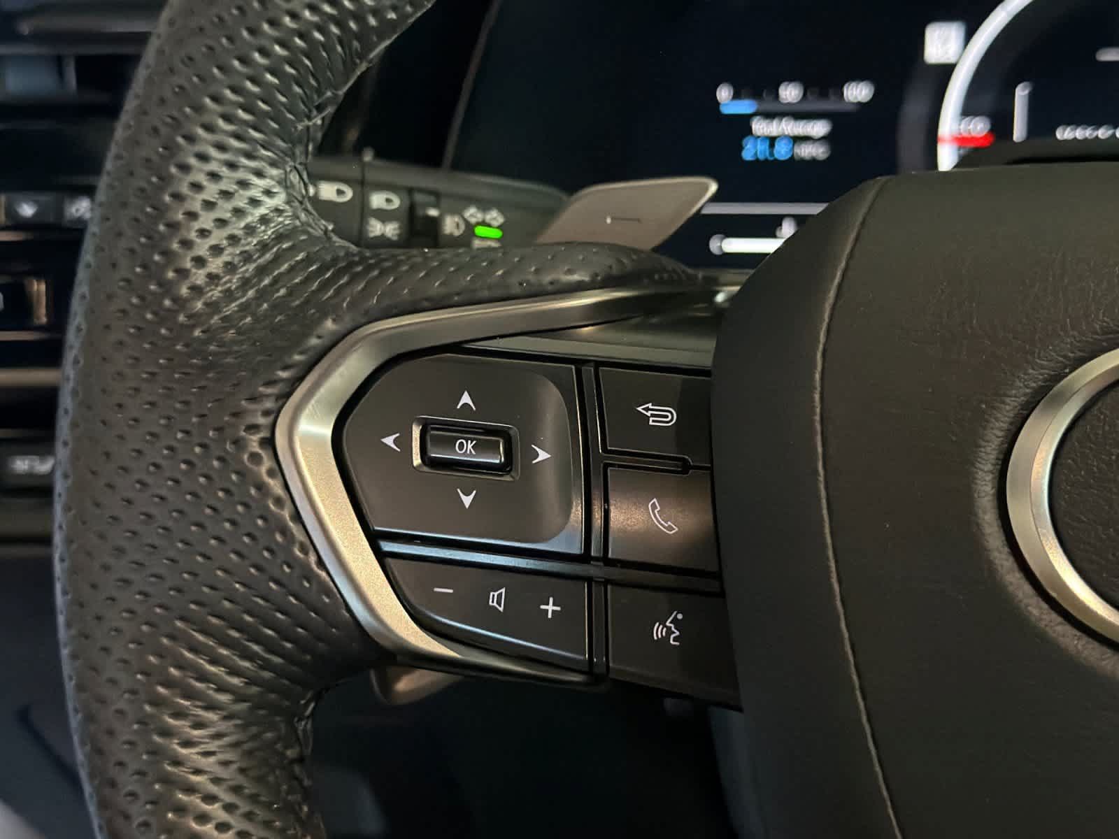 Certified 2025 Lexus TX 500h AWD w/ Technology Package image 27