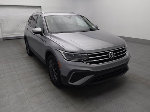 Used 2023 Volkswagen Tiguan SE FWD image 13