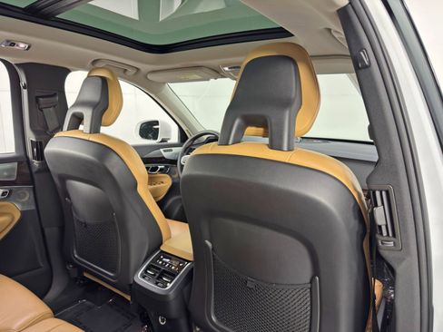 Used 2016 Volvo XC90 T6 Momentum w/ Momentum Plus Package image 34