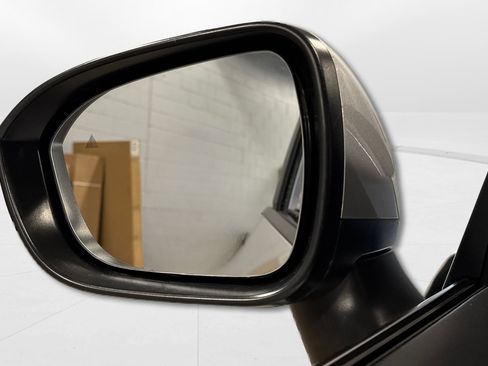 Used 2025 Nissan Rogue SV image 14