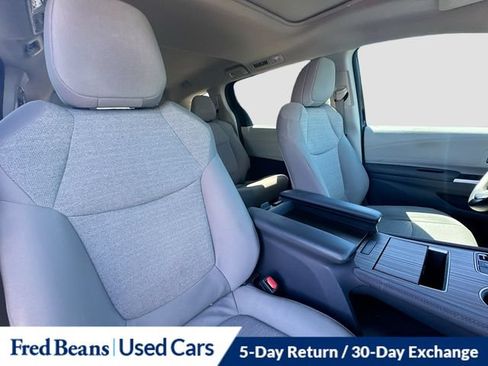 Used 2024 Toyota Sienna LE w/ LE Plus Package AWD/4WD image 36
